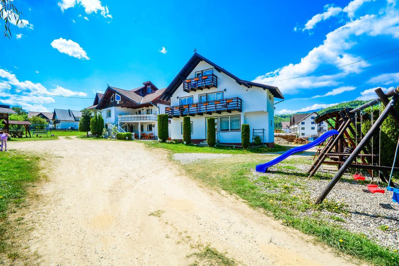 Pensiunea Iozefina Moieciu de Jos Exterior foto
